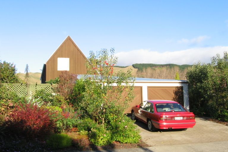 Photo of property in 7 Edgewater Street, Waikanae, 5036