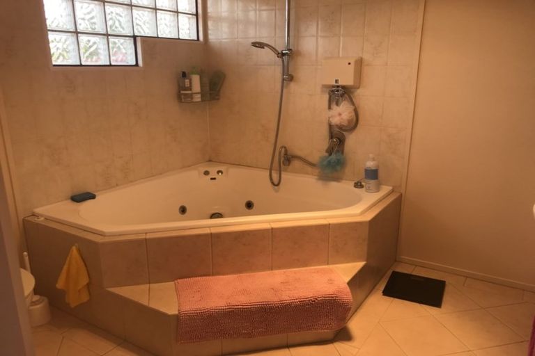 Photo of property in 75 Onetaunga Road, Chatswood, Auckland, 0626