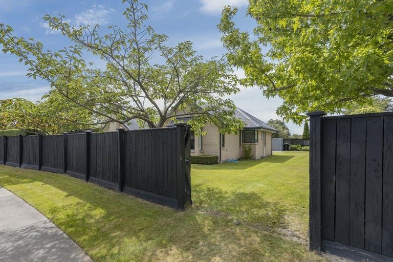 Photo of property in 37 Enverton Drive, Rangiora, 7400
