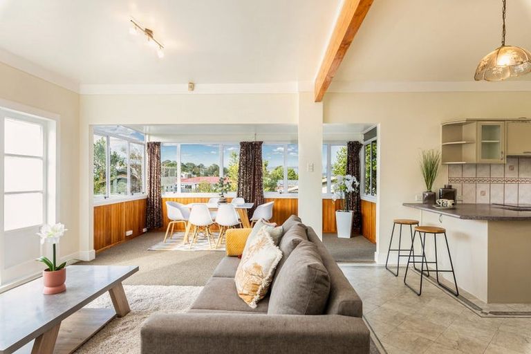 Photo of property in 294 Great North Road, Henderson, Auckland, 0612