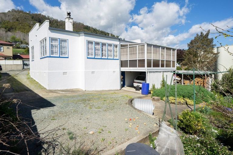 Photo of property in 128 Waimea Road, Nelson South, Nelson, 7010