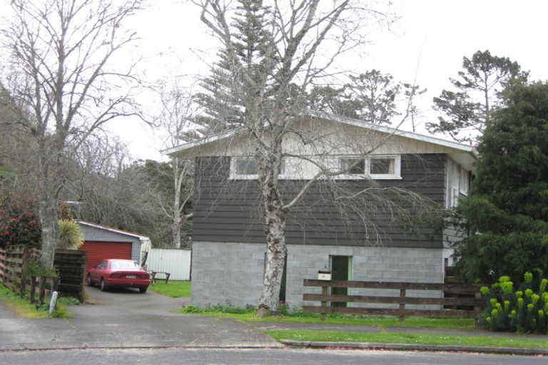 Photo of property in 10 Kendal Place, Merrilands, New Plymouth, 4312