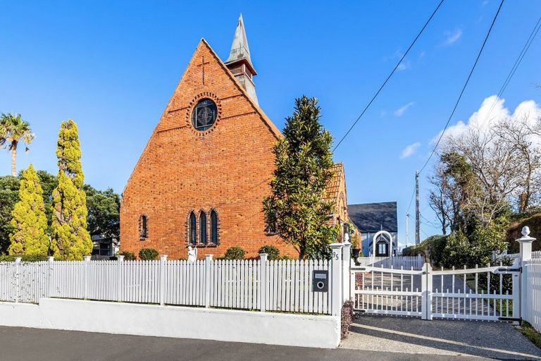 Photo of property in 95a Calliope Road, Stanley Point, Auckland, 0624