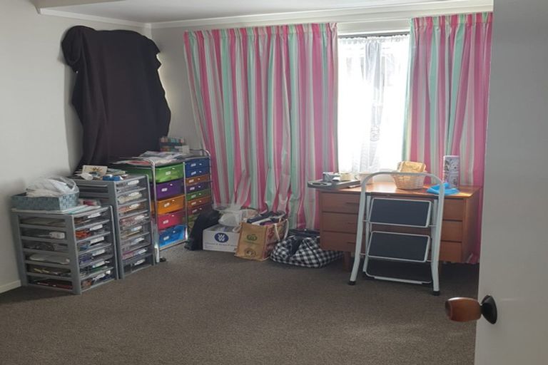 Photo of property in 40 Edgewater Parade, Waiuku, 2123