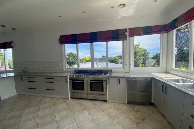 Photo of property in 5-7 Mahoe Street, Eastbourne, Lower Hutt, 5013