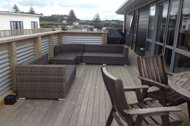Photo of property in 5 Tua Tua Place, Baylys Beach, Dargaville, 0377