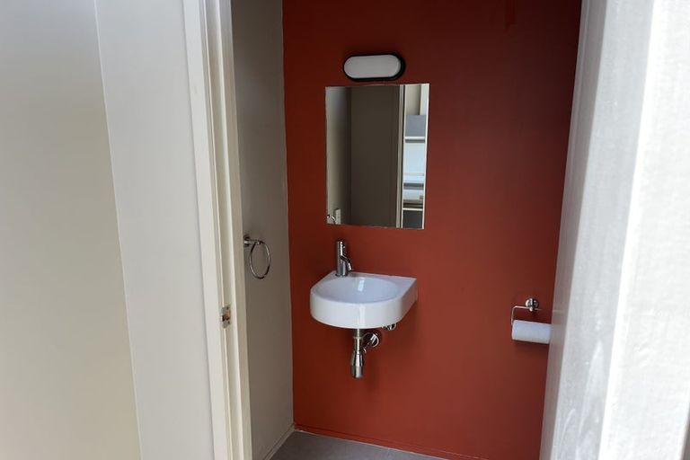 Photo of property in 16/2 Onslow Road, Khandallah, Wellington, 6035