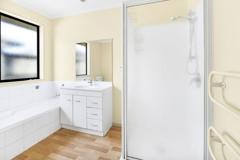 Photo of property in 12 Farnham Close, Rototuna North, Hamilton, 3210