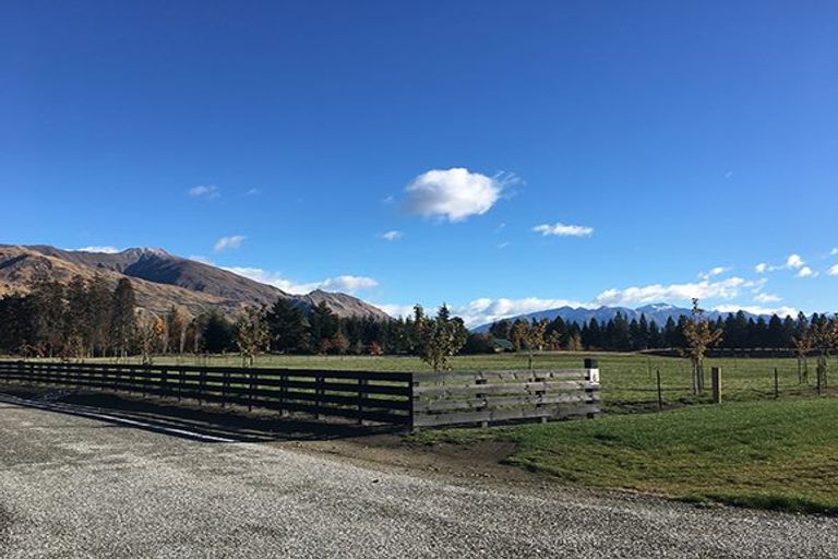 Photo of property in 52 Orchard Road, Wanaka, 9382