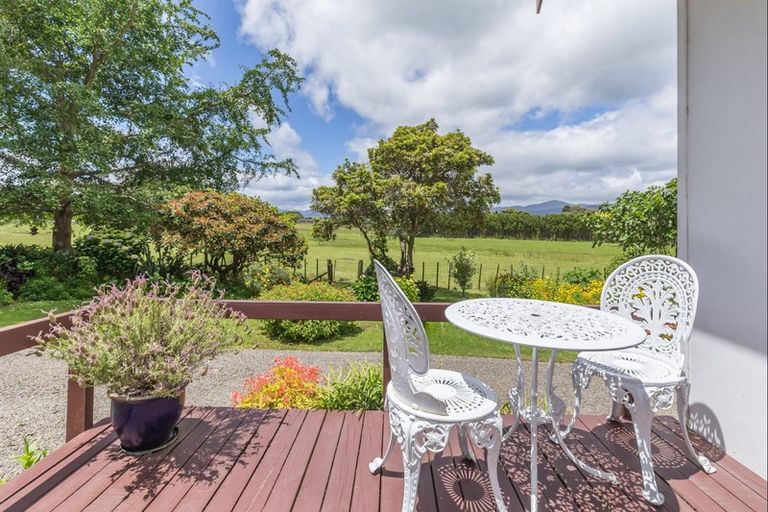 Photo of property in 37 Vista Road, Ohau, Levin, 5570