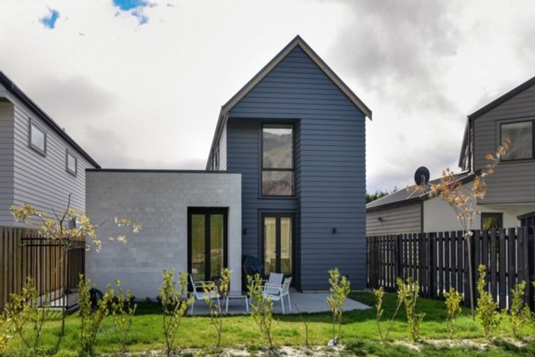 Photo of property in 4 Bathans Lane, Lake Hayes, Queenstown, 9304