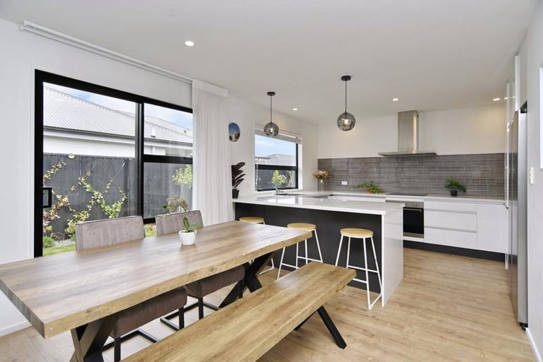 Photo of property in 28 Tara Crescent, Woodend, 7610