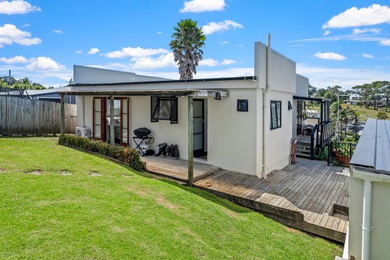 Photo of property in 2/930 Whangaparaoa Road, Manly, Whangaparaoa, 0930