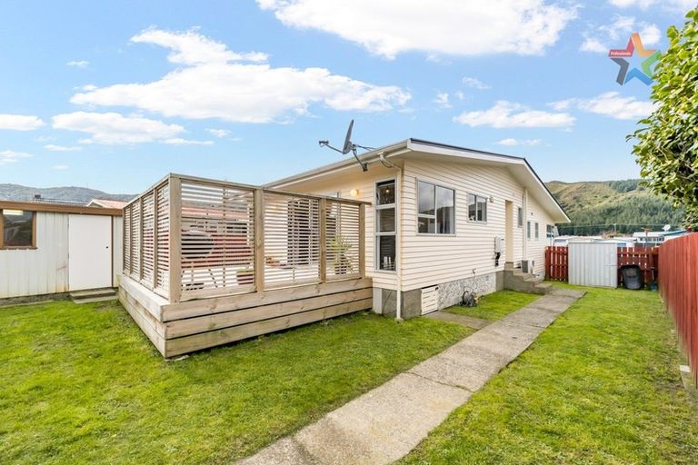 Photo of property in 303 Wellington Road, Wainuiomata, Lower Hutt, 5014