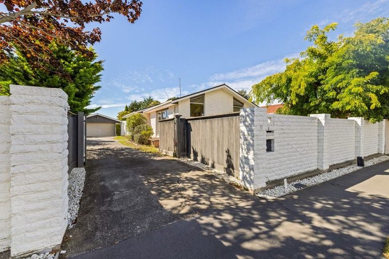 Photo of property in 10 Glen Place, Parklands, Christchurch, 8083