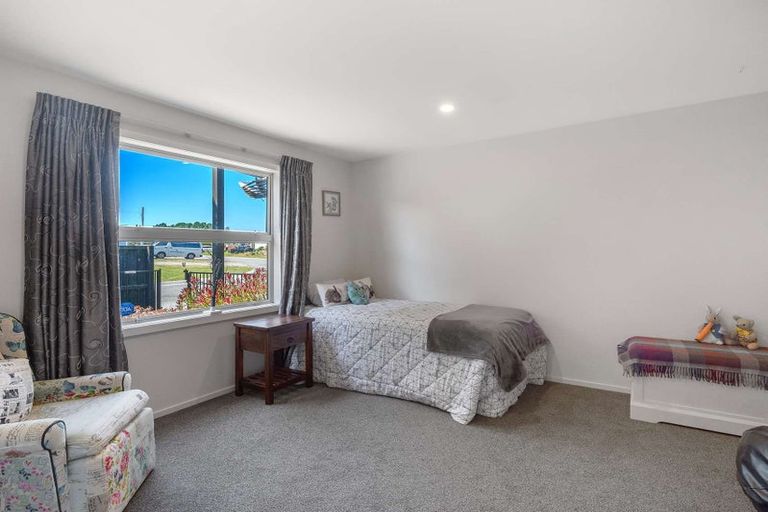 Photo of property in 79 Dunns Avenue, The Pines Beach, 7630