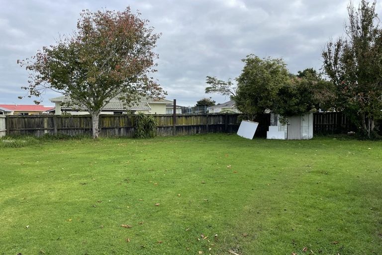 Photo of property in 19 Dungarvon Place, Clendon Park, Auckland, 2103