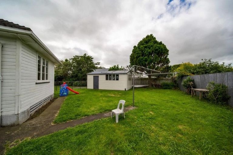 Photo of property in 13 Douglas Street, Hawera, 4610