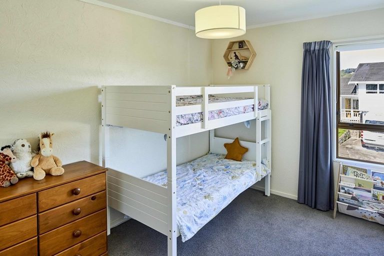 Photo of property in 31 Penryn Drive, Camborne, Porirua, 5026