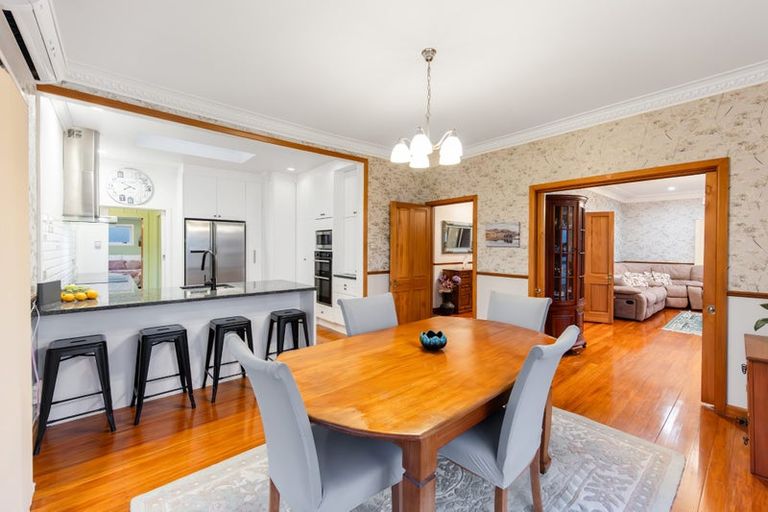 Photo of property in 148a Cliff View Drive, Green Bay, Auckland, 0604