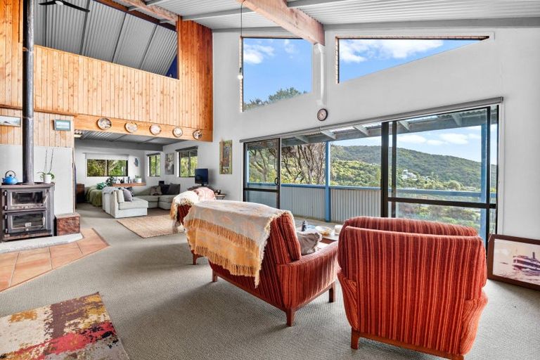 Photo of property in 100 Seaview Road, Piha, New Lynn, 0772