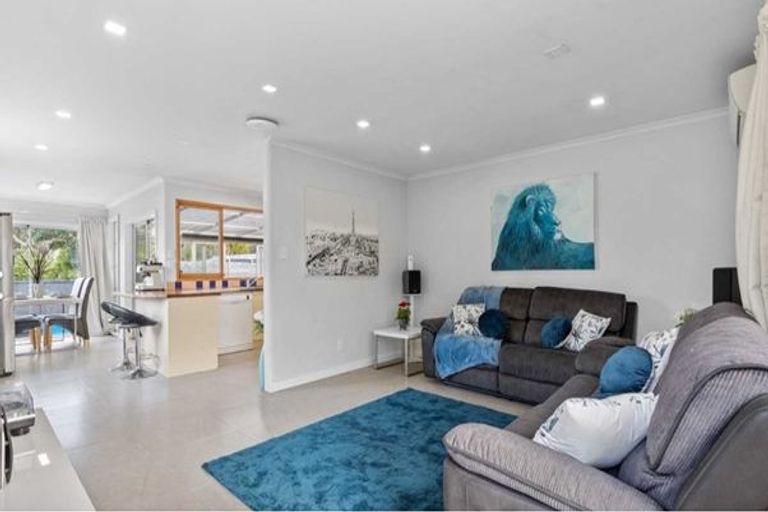 Photo of property in 38 Normanton Street, Glenfield, Auckland, 0629