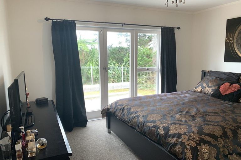 Photo of property in 47 Japonica Drive, Beach Haven, Auckland, 0626