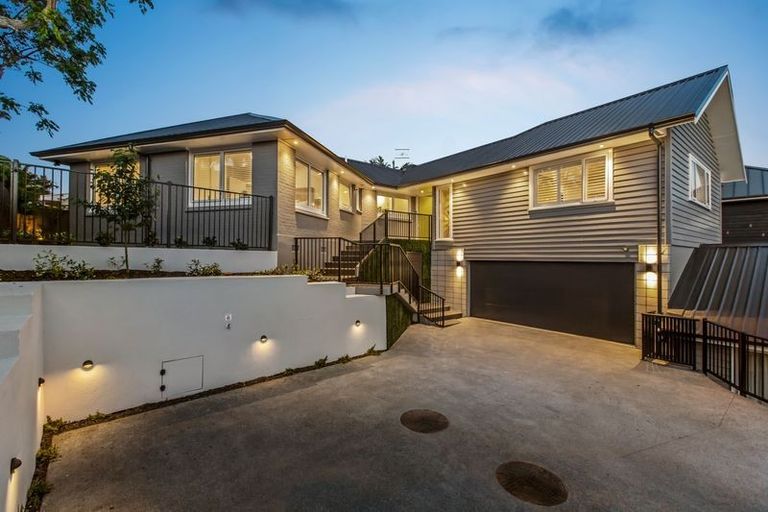 Photo of property in 76 Uxbridge Road, Cockle Bay, Auckland, 2014