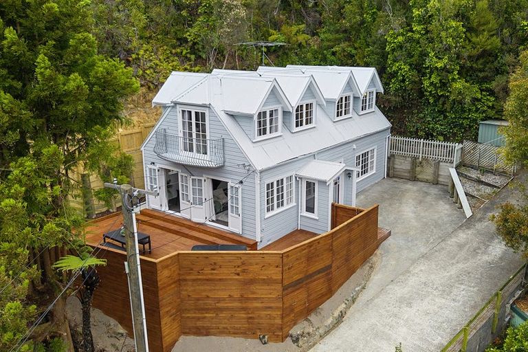 Photo of property in 128 Manuka Street, Stokes Valley, Lower Hutt, 5019