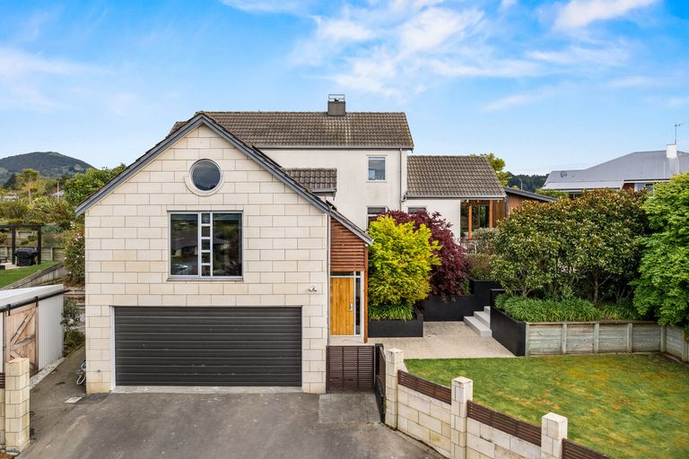 Photo of property in 11 Holyport Close, Fairfield, Dunedin, 9018