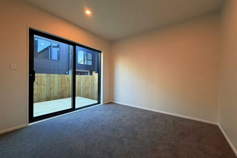 Photo of property in 11 Nerita Place, Long Bay, 0630