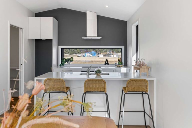 Photo of property in 36 Longview Drive, Lake Hawea, 9382