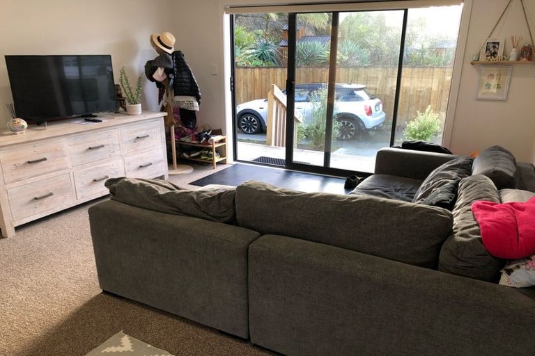 Photo of property in 40 Trinidad Road, Sunnynook, Auckland, 0620