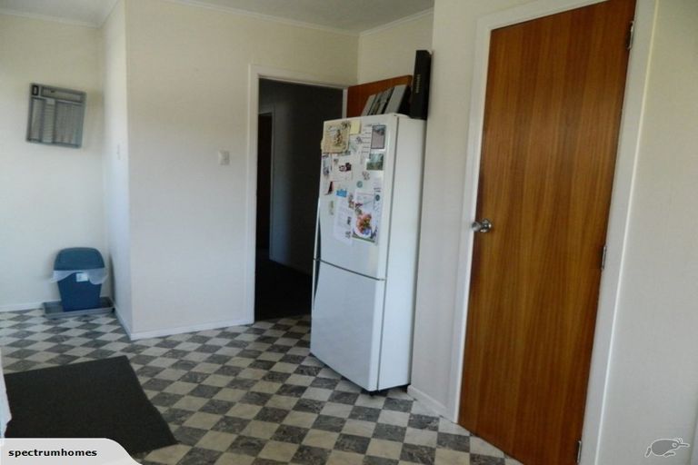 Photo of property in 3 Merritt Way, Newlands, Wellington, 6037