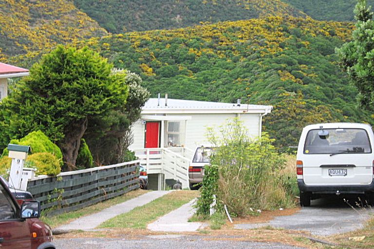 Photo of property in 11a Clinton Way, Kingston, Wellington, 6021