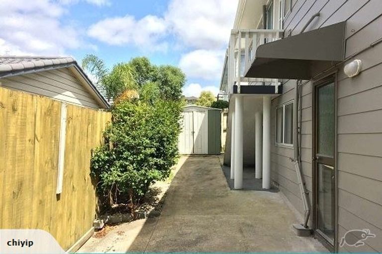 Photo of property in 47 Triangle Road, Massey, Auckland, 0614