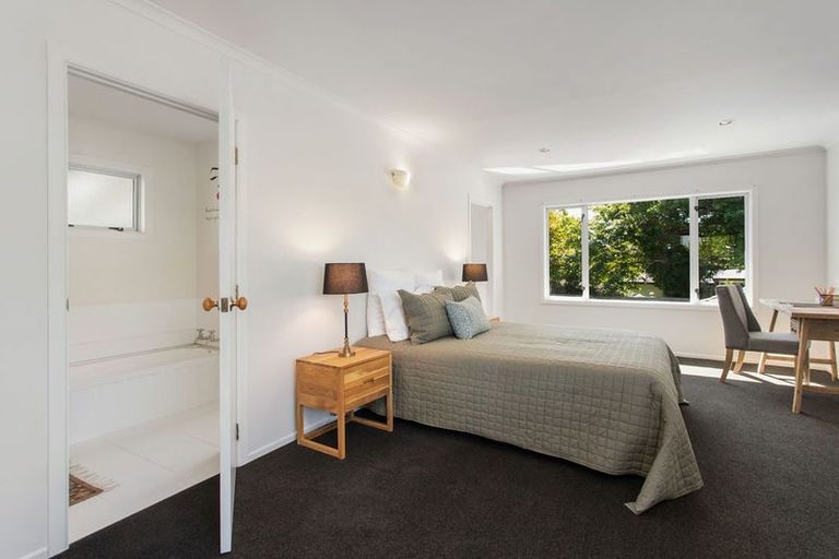 Photo of property in 10 Winslow Street, Burnside, Christchurch, 8053