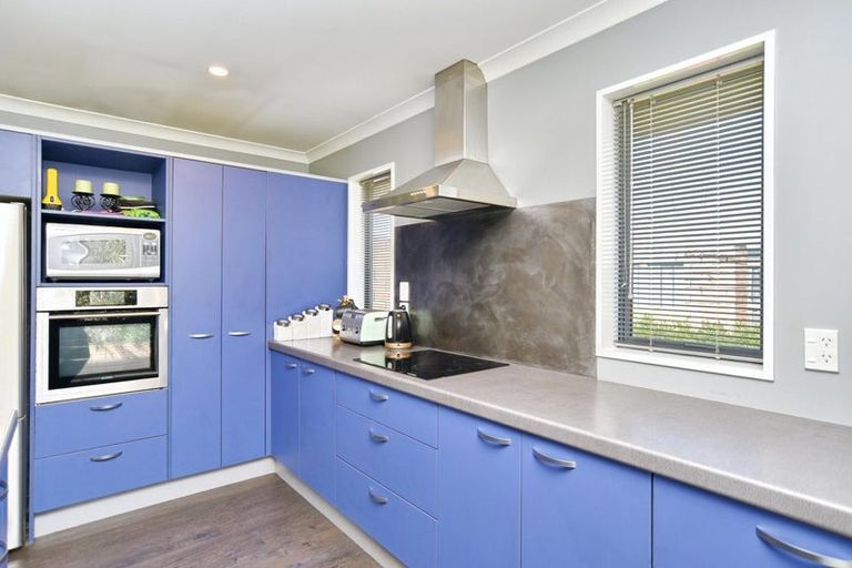 Photo of property in 11 James Drive, Woodend, 7610