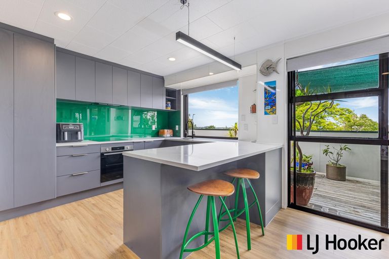 Photo of property in 189 Carnoustie Drive, Wattle Downs, Auckland, 2103