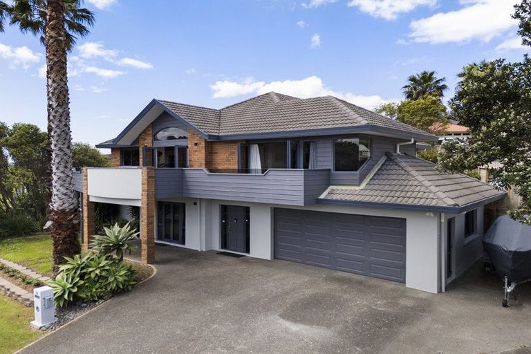 Photo of property in 14 Coralsea Way, Arkles Bay, Whangaparaoa, 0932
