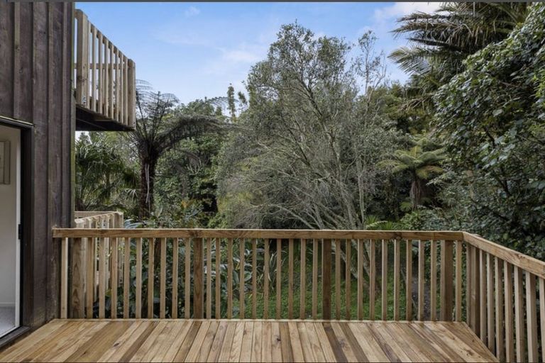 Photo of property in 1/807 East Coast Road, Northcross, Auckland, 0630