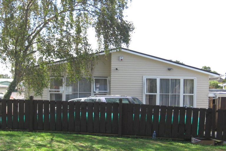 Photo of property in 26 Normandy Place, Henderson, Auckland, 0610