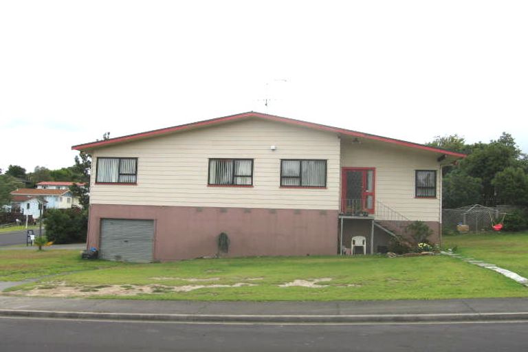 Photo of property in 2 Atlantis Place, Totara Vale, Auckland, 0629