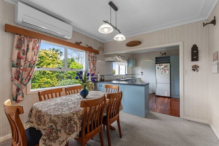 Photo of property in 180 Taupaki Road, Taupaki, Henderson, 0782