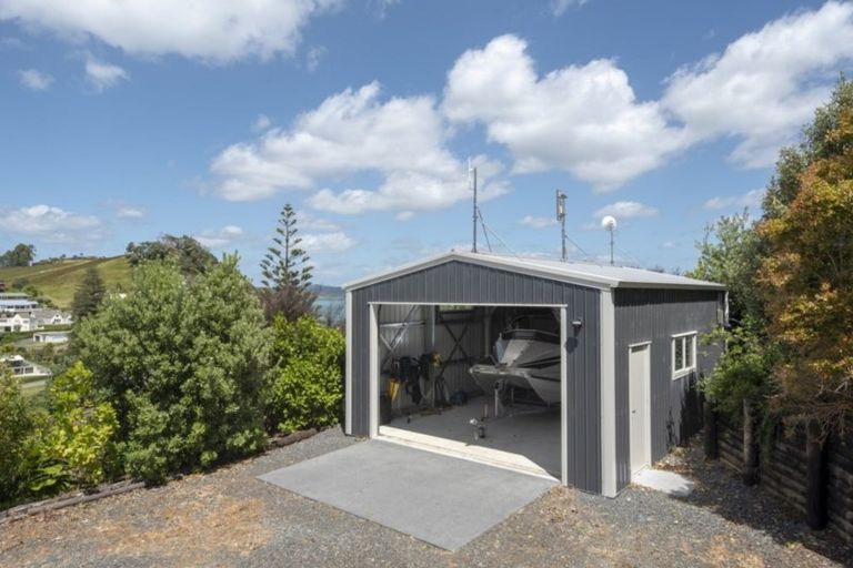 Photo of property in 40 Du Fresne Place, Russell, 0202