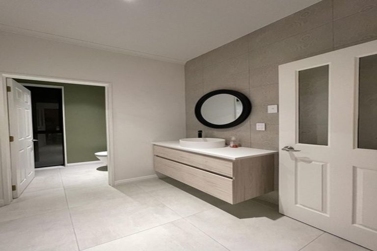 Photo of property in 3 Ballintra Close, Pinehill, Auckland, 0632