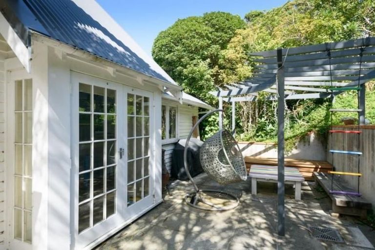 Photo of property in 26 Fitzroy Street, Wadestown, Wellington, 6012