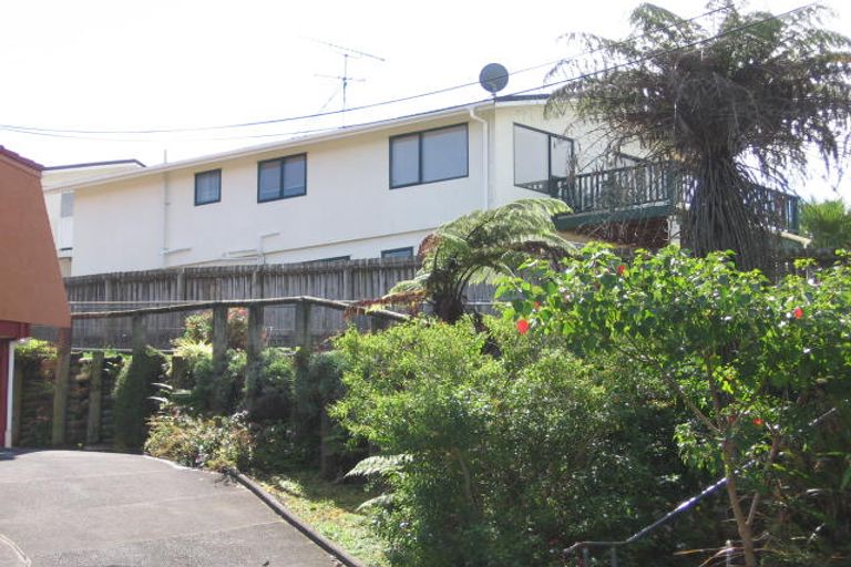 Photo of property in 80h Tirimoana Road, Te Atatu South, Auckland, 0602