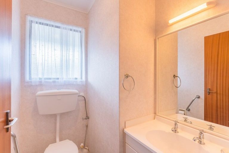 Photo of property in 441a Te Moana Road, Waikanae, 5036