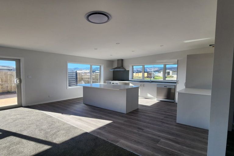 Photo of property in 6 Ash Close, Levin, 5510